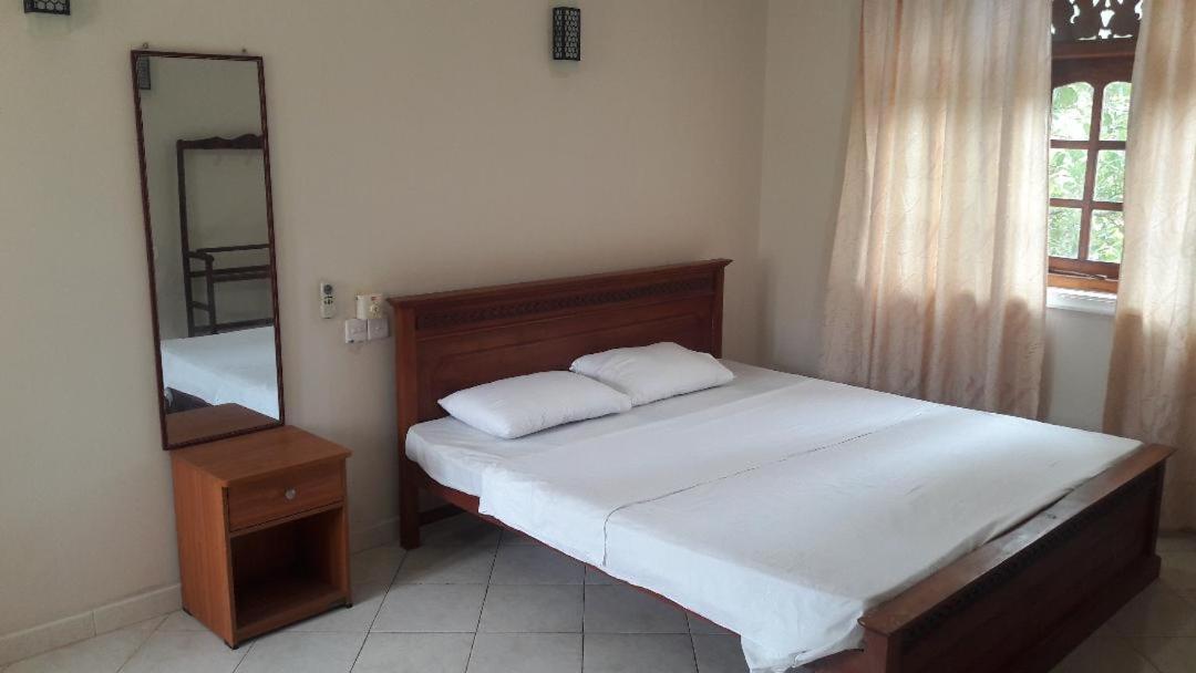 Mount House Hotel Apartment Zuid-Dikwella Buitenkant foto